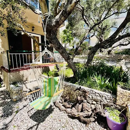 Guest house And With Parking Space - 18028 Makarska