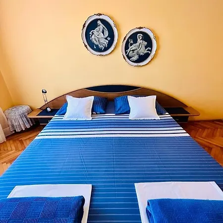 And With Parking Space - 18028 Guest house