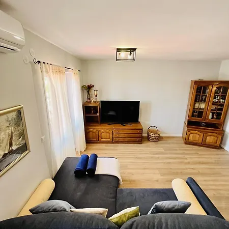 And With Parking Space - 18028 Guest house Makarska