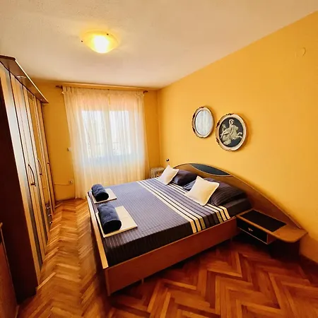 And With Parking Space - 18028 Guest house